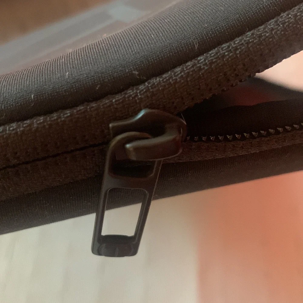 Zip around portfolio- laptop and or files